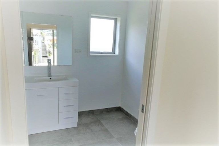 Photo of property in 16 Trinidad Road, Sunnynook, Auckland, 0620