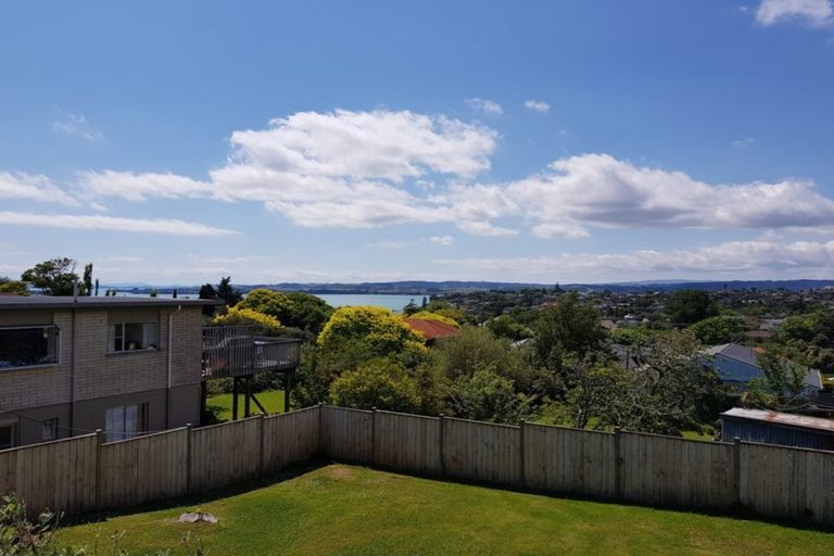 Photo of property in 51a Mellons Bay Road, Mellons Bay, Auckland, 2014
