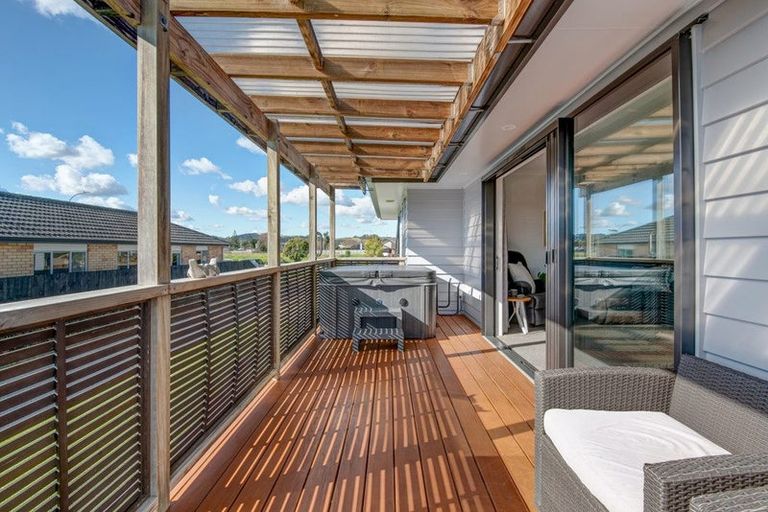 Photo of property in 7 Raabia Close, Parakai, 0830