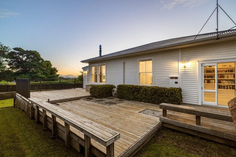 Photo of property in 100 Pukekohe East Road, Pukekohe, 2677