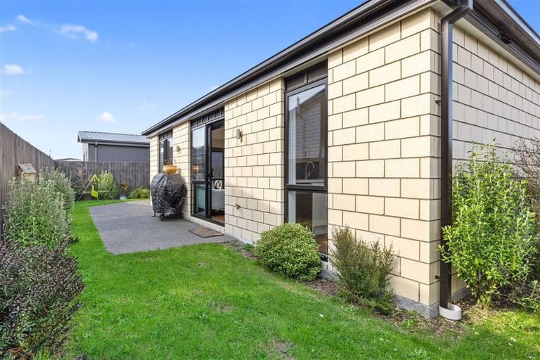 Photo of property in 15 Romney Drive, Belfast, Christchurch, 8051