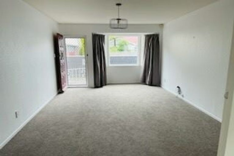 Photo of property in 2/53 Ludlam Crescent, Woburn, Lower Hutt, 5010