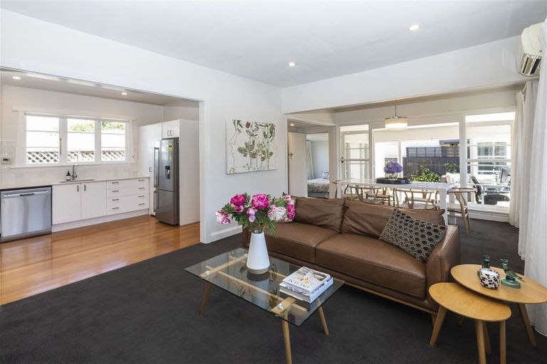 Photo of property in 1/155 Weston Road, St Albans, Christchurch, 8052