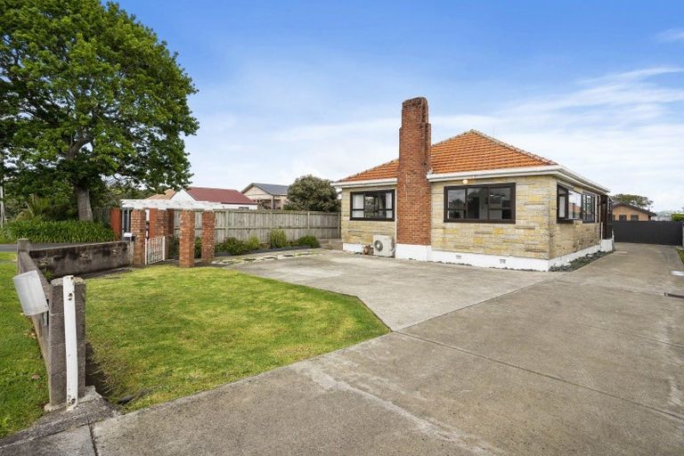 Photo of property in 12 Panorama Road, Mount Wellington, Auckland, 1060