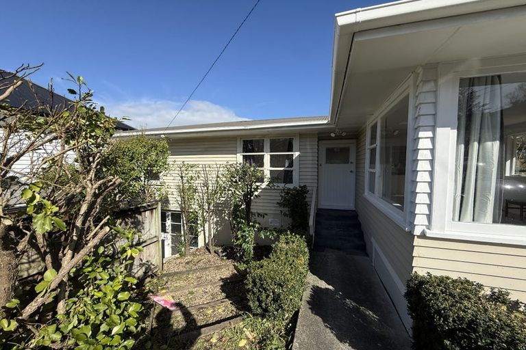 Photo of property in 29 Arrow Road, Forrest Hill, Auckland, 0620