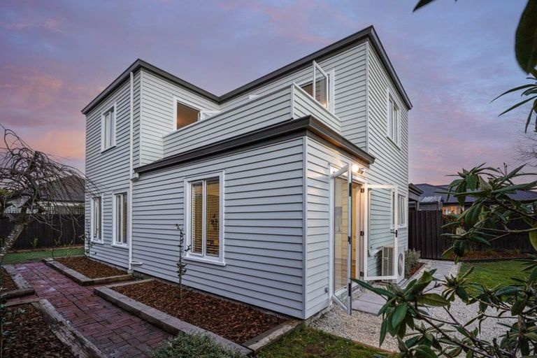 Photo of property in 231a Geraldine Street, Edgeware, Christchurch, 8013