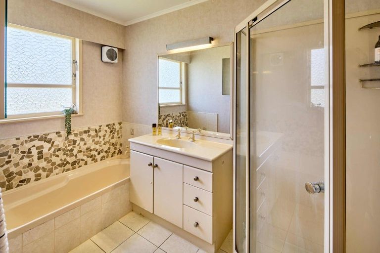 Photo of property in 104 Oriel Avenue, Tawa, Wellington, 5028