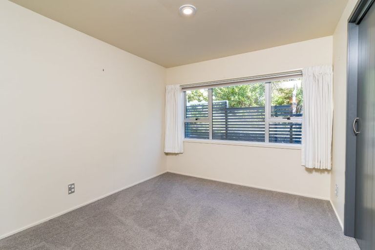 Photo of property in 40 Marine Parade, Macandrew Bay, Dunedin, 9014