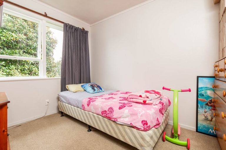 Photo of property in 29 Cron Avenue, Te Atatu South, Auckland, 0610