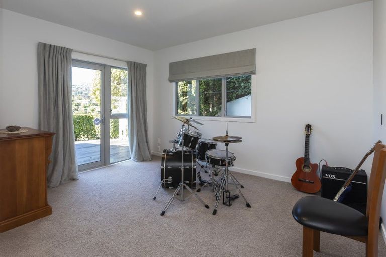 Photo of property in 2 Challenger Lane, Redcliffs, Christchurch, 8081