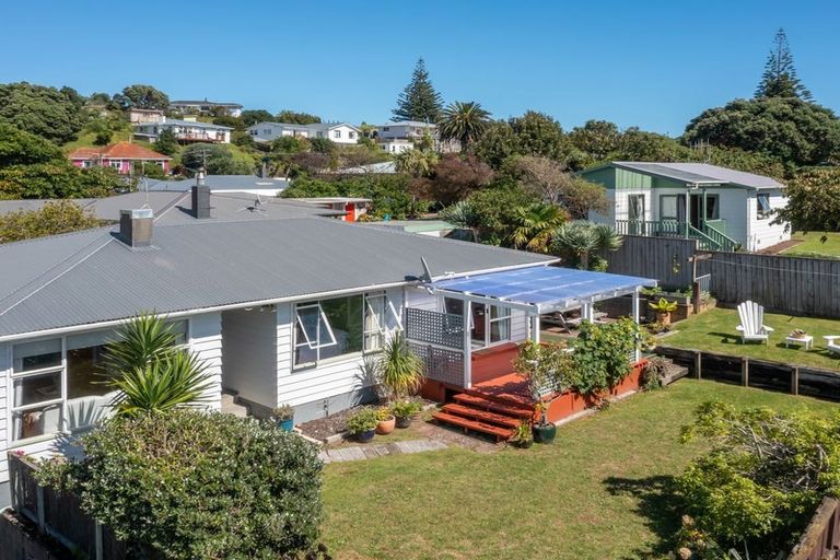 Photo of property in 4 Clarkes Crescent, Paekakariki, 5034