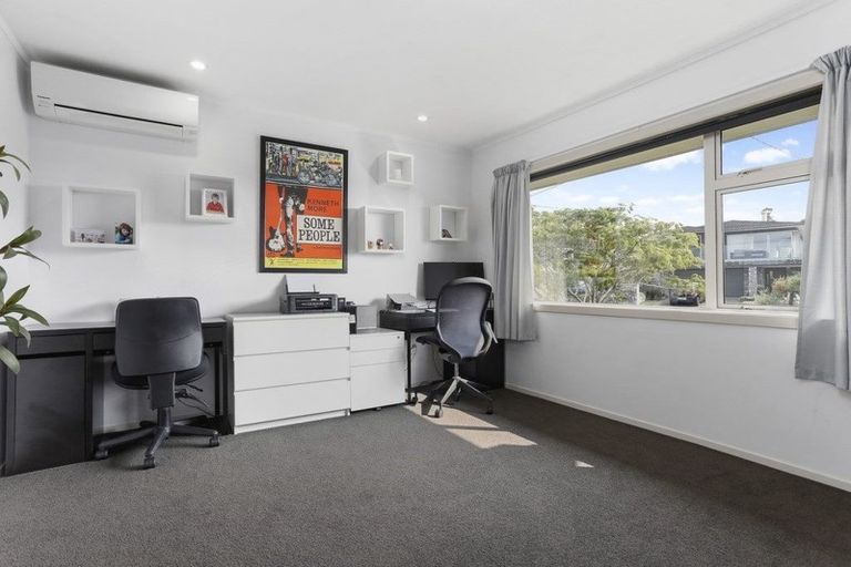 Photo of property in 1/127 Churchill Road, Rothesay Bay, Auckland, 0630