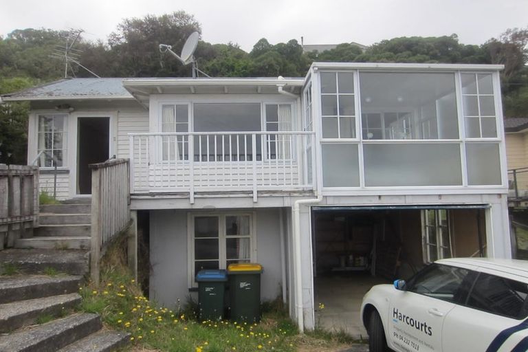 Photo of property in 62 Paremata Crescent, Paremata, Porirua, 5024