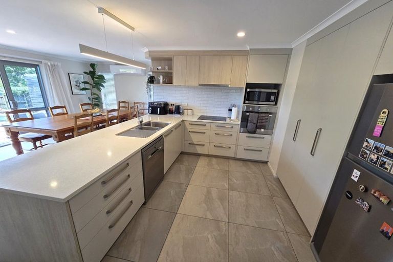 Photo of property in 1 Meadowviews Drive, Welcome Bay, Tauranga, 3112