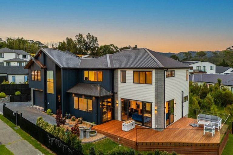 Photo of property in 6 Wheki Place, Swanson, Auckland, 0614