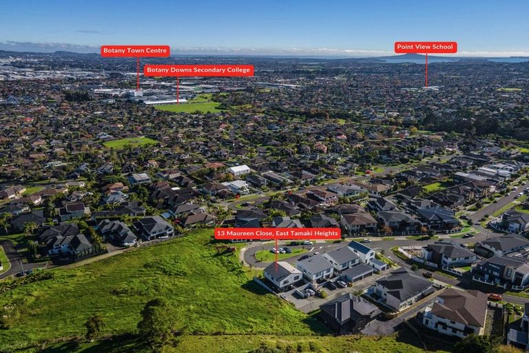 Photo of property in 13 Maureen Close, East Tamaki Heights, Auckland, 2016
