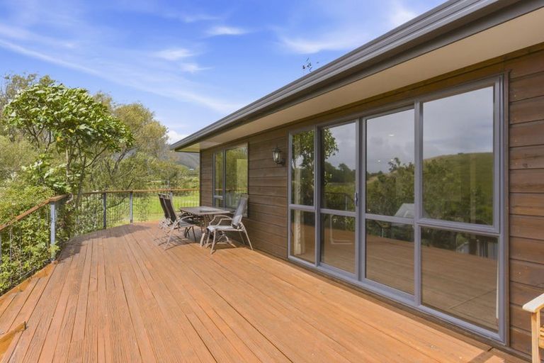Photo of property in 84 Derham Road, Te Horo, Otaki, 5581