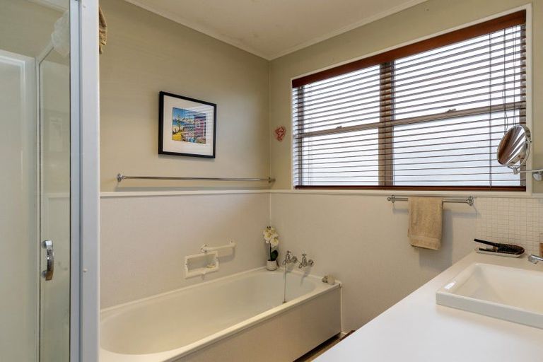 Photo of property in 16 Crowther Terrace, Waipahihi, Taupo, 3330