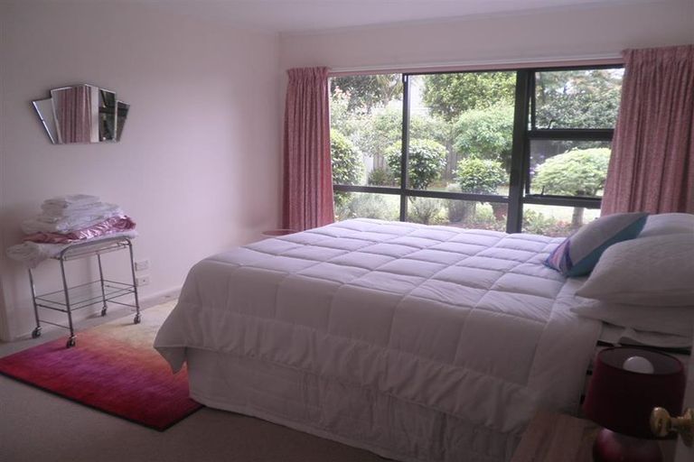 Photo of property in 84 Lakeside Drive, Orewa, 0931
