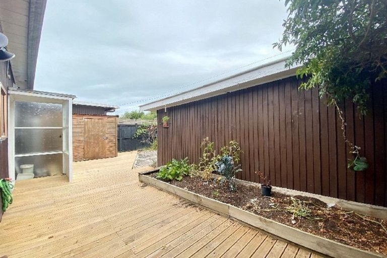 Photo of property in 1/17 Thornton Road, Milford, Auckland, 0620