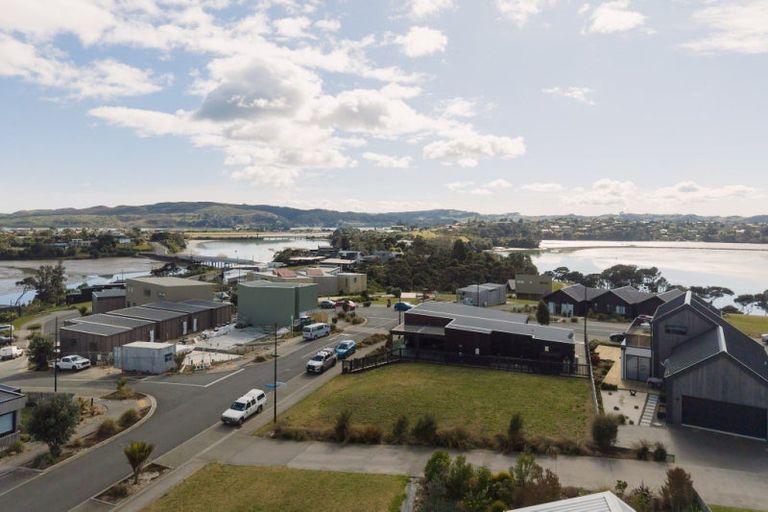 Photo of property in 3 Omahina Street, Raglan, 3225