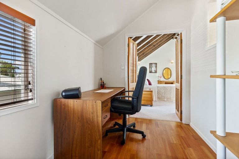 Photo of property in 2 Rattray Street, Devonport, Auckland, 0624