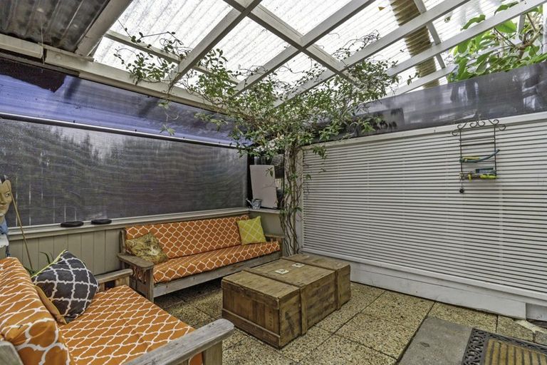 Photo of property in 1/27 Tui Glen Road, Birkenhead, Auckland, 0626