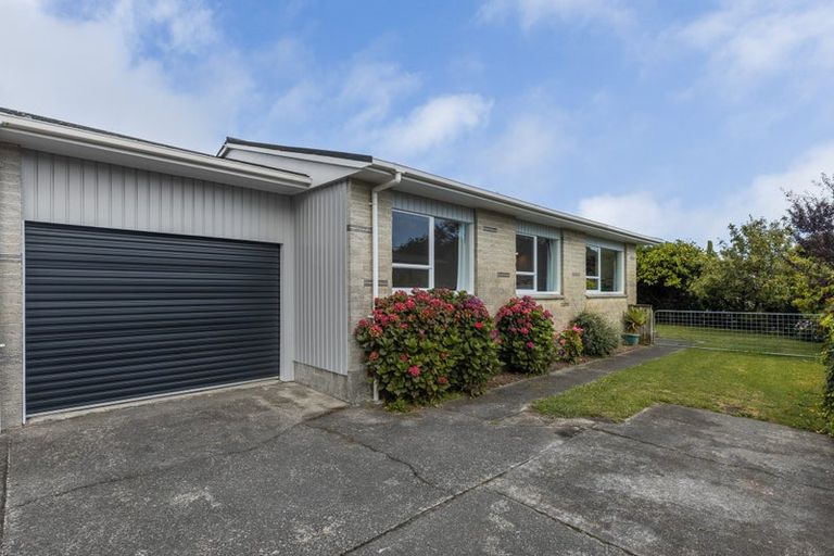 Photo of property in 64a Parata Street, Waikanae, 5036
