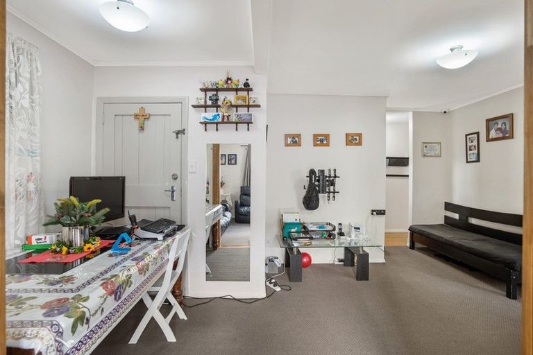 Photo of property in 54 Valiant Street, Mangere, Auckland, 2022