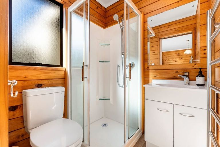 Photo of property in 14 Chardon Place, Henderson, Auckland, 0612