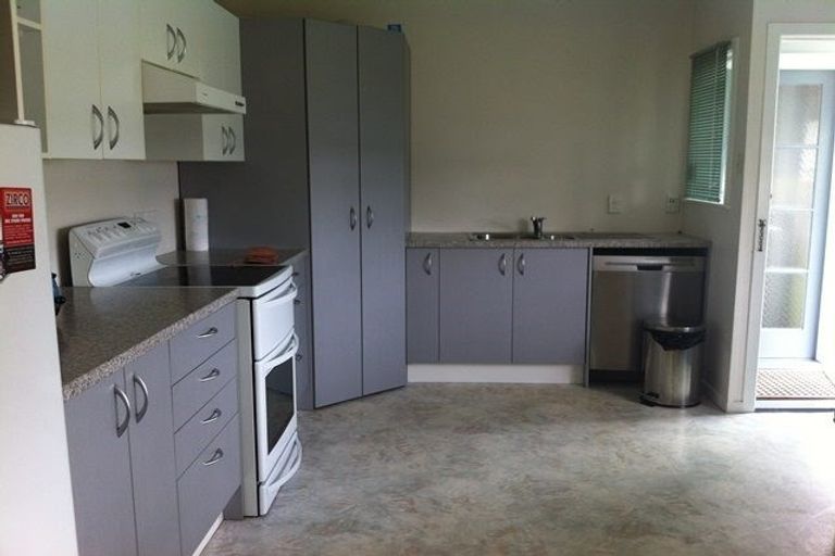 Photo of property in 22 The Terrace, Herald Island, Auckland, 0618