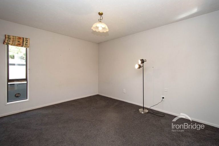 Photo of property in 6 Grove Place, Rangiora, 7400