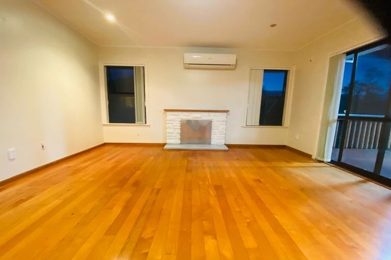 Photo of property in 65 Divich Avenue, Te Atatu South, Auckland, 0610