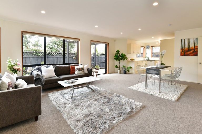 Photo of property in 16 Red Hibiscus Road, Stanmore Bay, Whangaparaoa, 0932