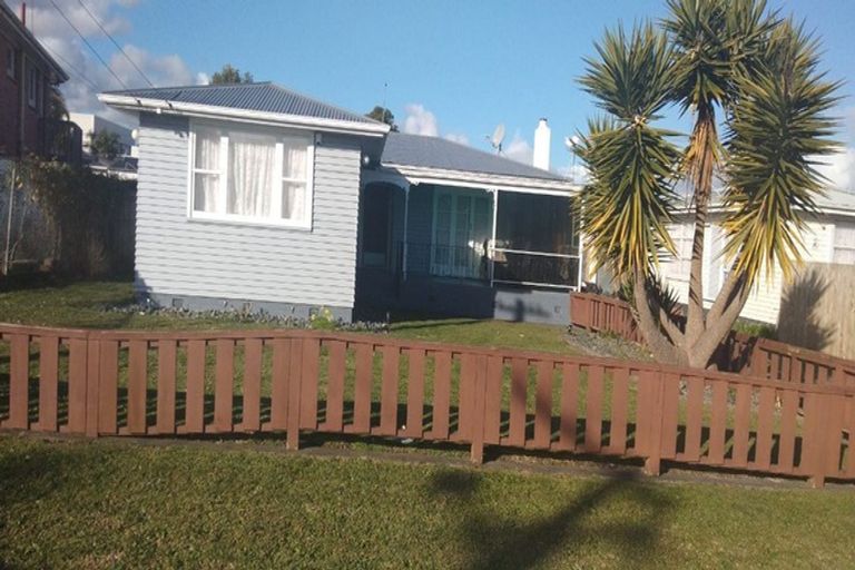 Photo of property in 28 Greenmeadows Avenue, Manurewa East, Auckland, 2102