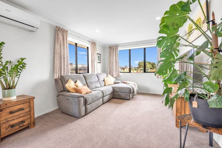 Photo of property in 10 Clanfield Way, Rolleston, 7615