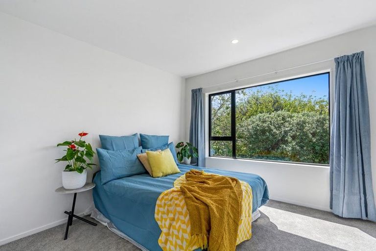 Photo of property in 43c Fitzherbert Avenue, West Harbour, Auckland, 0618