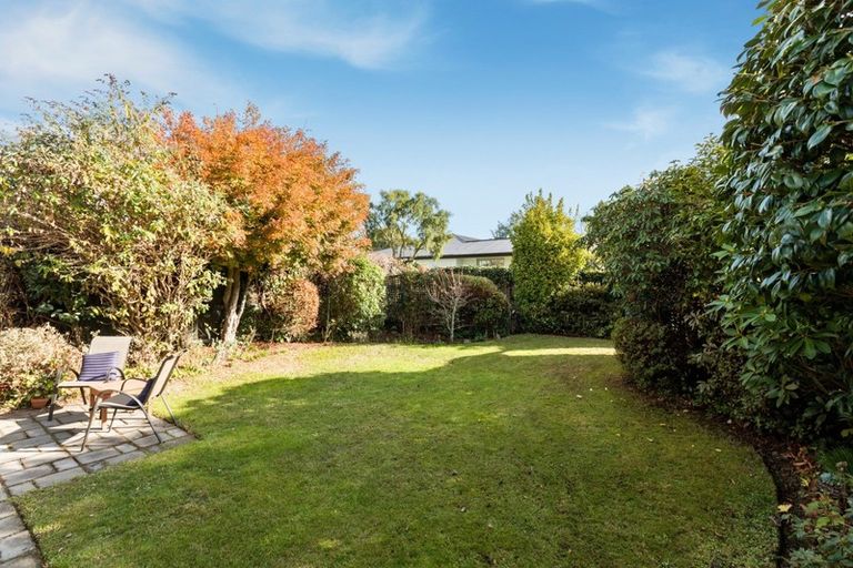 Photo of property in 21 Torquay Place, Bryndwr, Christchurch, 8053
