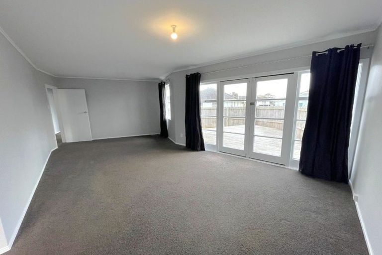 Photo of property in 12 Jenkins Place, Manurewa East, Auckland, 2102