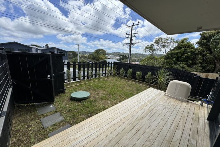 Photo of property in 1/18 Hetherington Road, Ranui, Auckland, 0612