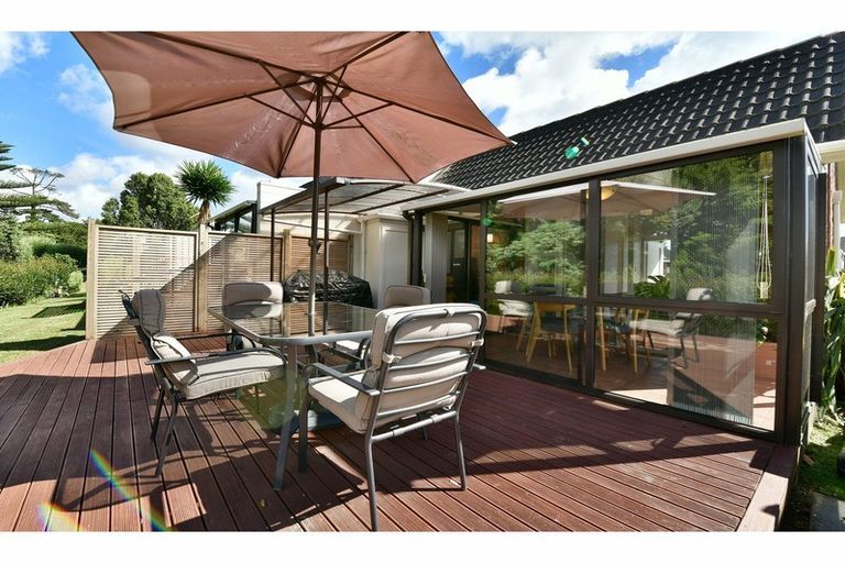 Photo of property in 9 Tui Lane, Orewa, 0931