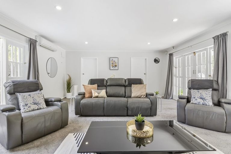 Photo of property in 673 West Coast Road, Oratia, Auckland, 0604