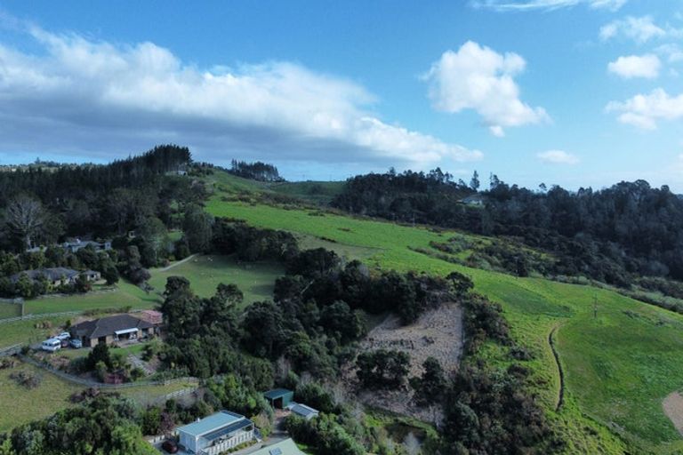 Photo of property in 18 Awa Avenue, Helensville, 0800