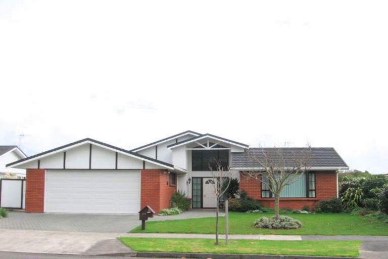 Photo of property in 20 Awanui Drive, Waikanae, 5036