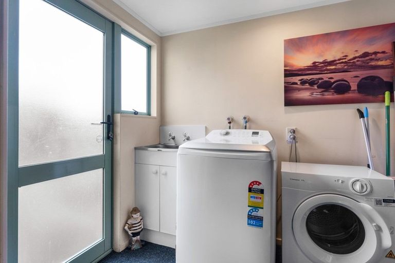 Photo of property in 3a Hillcrest Street, Glen Avon, New Plymouth, 4312