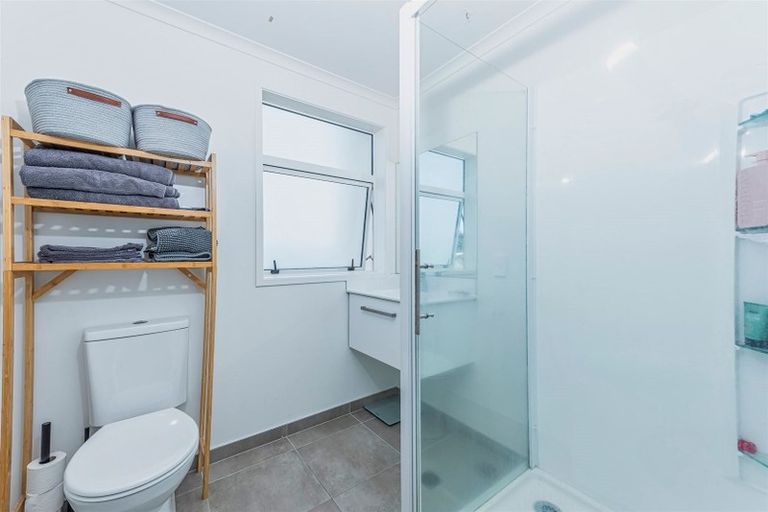 Photo of property in 25 Marine Parade, Hobsonville, Auckland, 0616