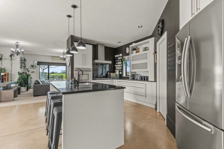 Photo of property in 6 Banksia Grove, Milson, Palmerston North, 4414