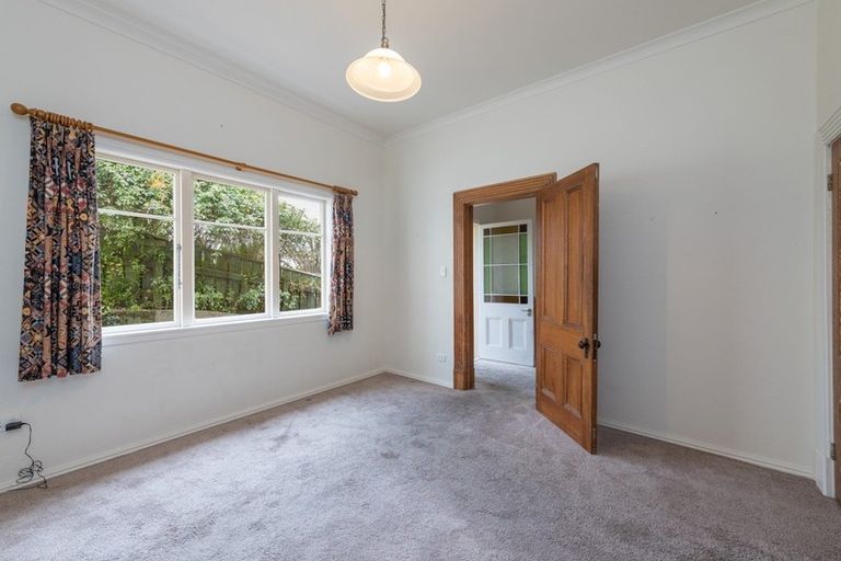 Photo of property in 27 Wellington Street, Nelson South, Nelson, 7010