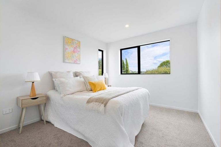 Photo of property in 16 Exmouth Road, Northcote, Auckland, 0627