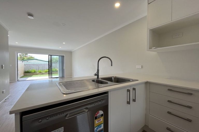 Photo of property in 17/125b Metcalfe Road, Ranui, Auckland, 0612